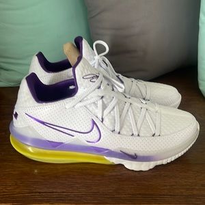 Lebron 17 low lakers size 13 worn once comes with box